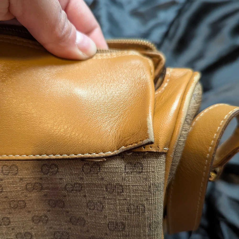 Vintage Gucci Canvas Crossbody - Picture 4 of 15